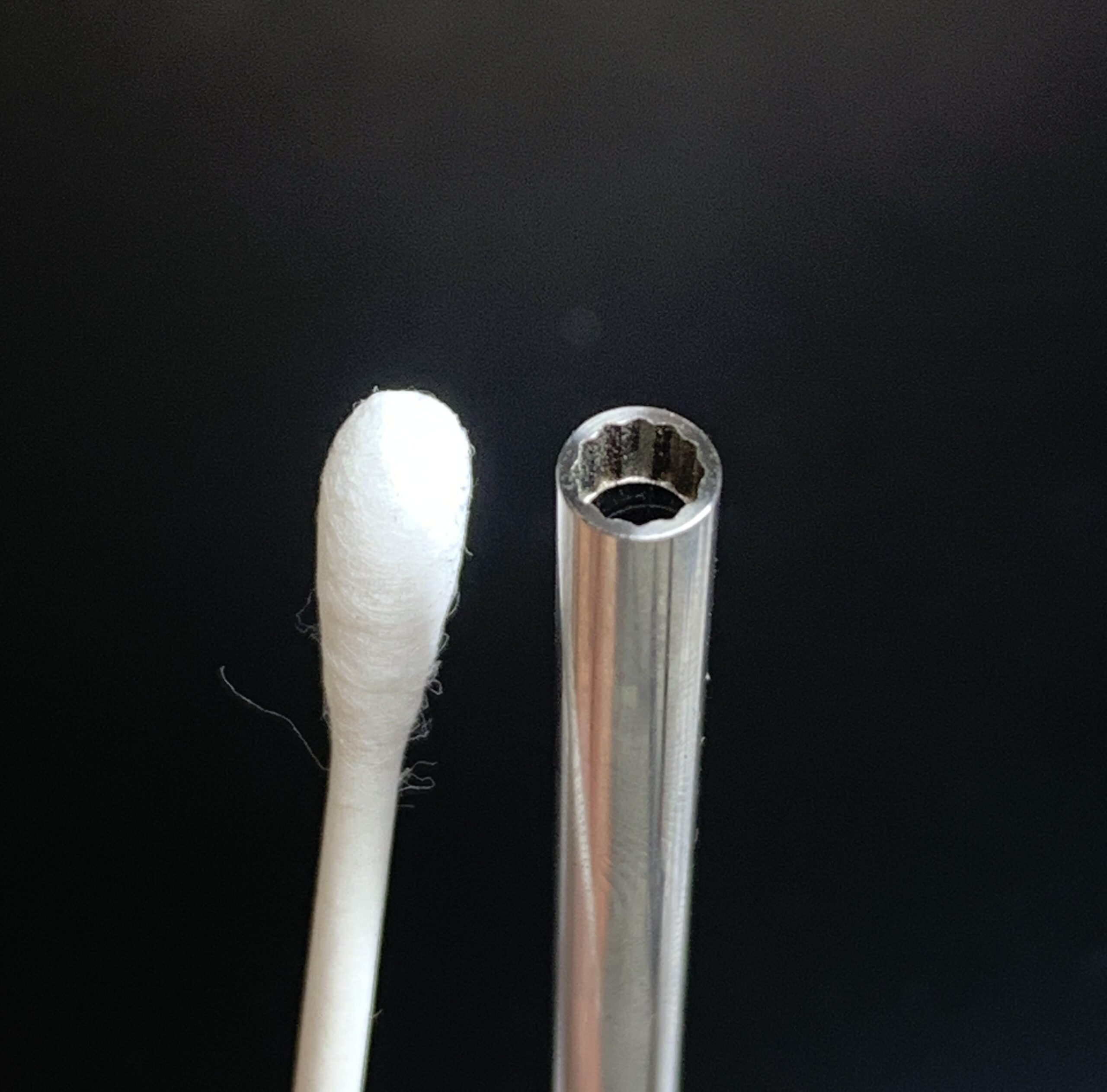 形彫放電加工とは？｜切削加工では難しい複雑形状・深穴加工への対応